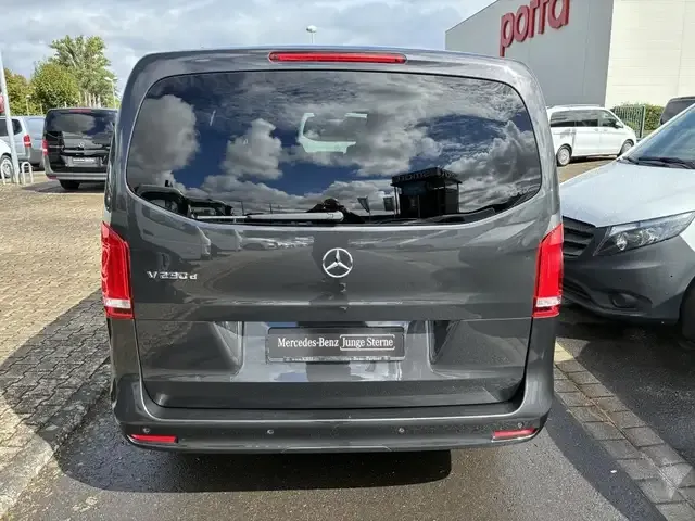 Mercedes-Benz V 250