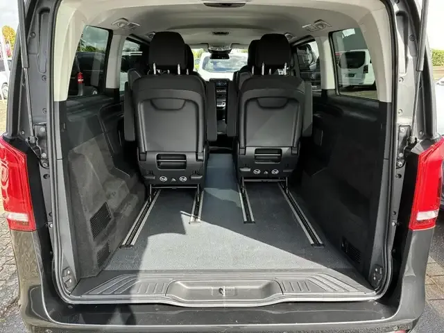 Mercedes-Benz V 250