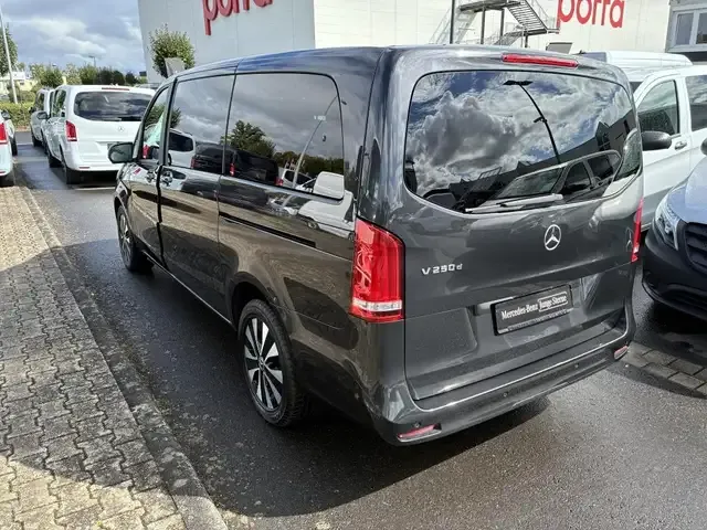 Mercedes-Benz V 250