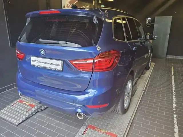 BMW 220