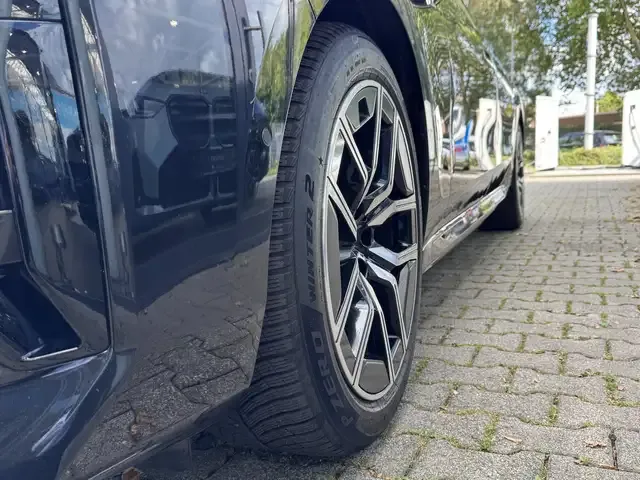 BMW 740
