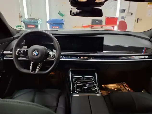 BMW 740