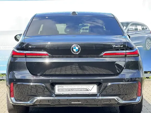 BMW 740