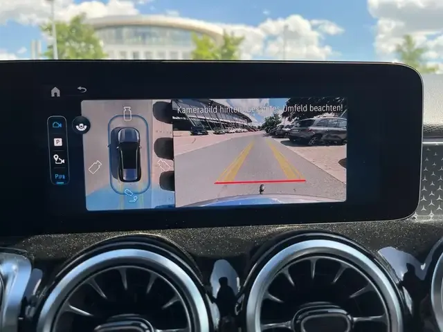 Mercedes-Benz GLB 200