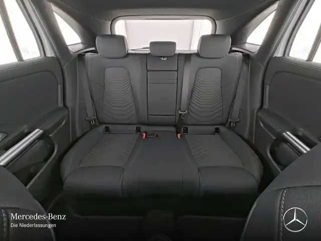 Mercedes-Benz EQA 300