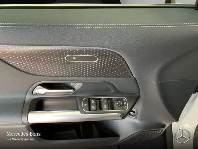Mercedes-Benz EQA 300