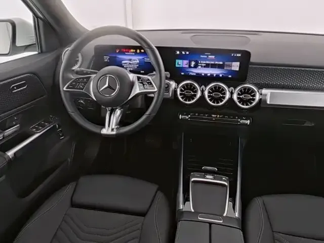 Mercedes-Benz EQB 300