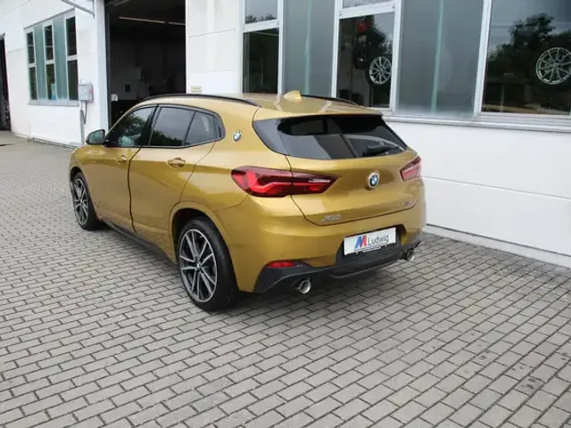 BMW X2