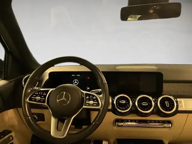 Mercedes-Benz GLB 200
