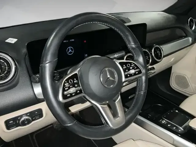 Mercedes-Benz GLB 200