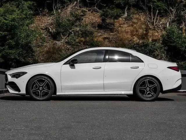 Mercedes-Benz CLA 200