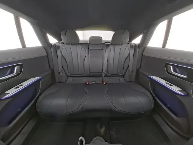 Mercedes-Benz EQE 300