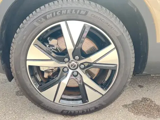 Volvo EX40