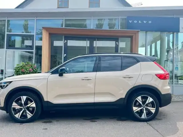 Volvo EX40