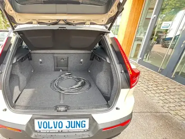 Volvo EX40