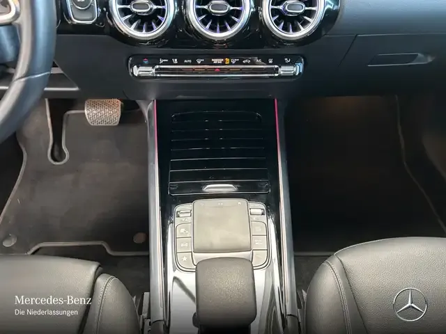 Mercedes-Benz EQA 300