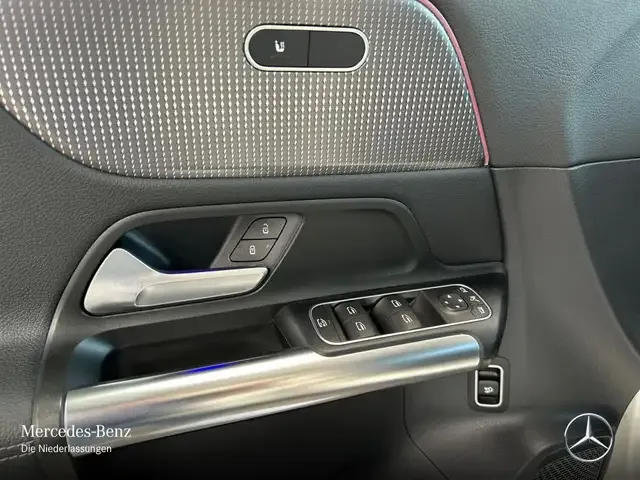 Mercedes-Benz EQA 300