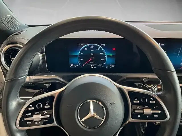 Mercedes-Benz CLA 200