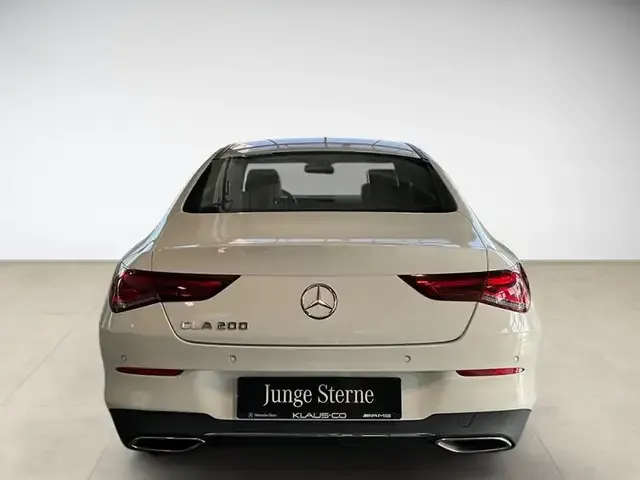 Mercedes-Benz CLA 200