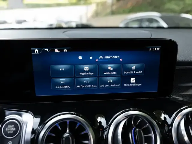 Mercedes-Benz GLB 220