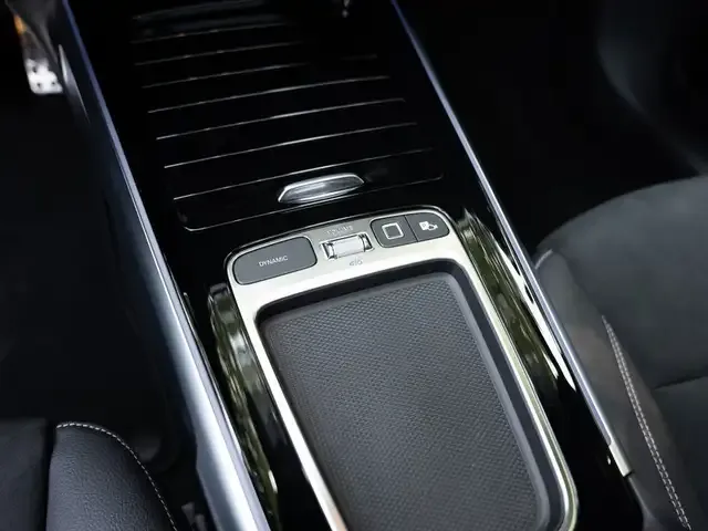 Mercedes-Benz GLB 220