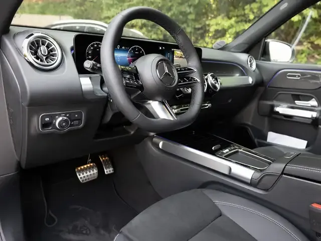 Mercedes-Benz GLB 220