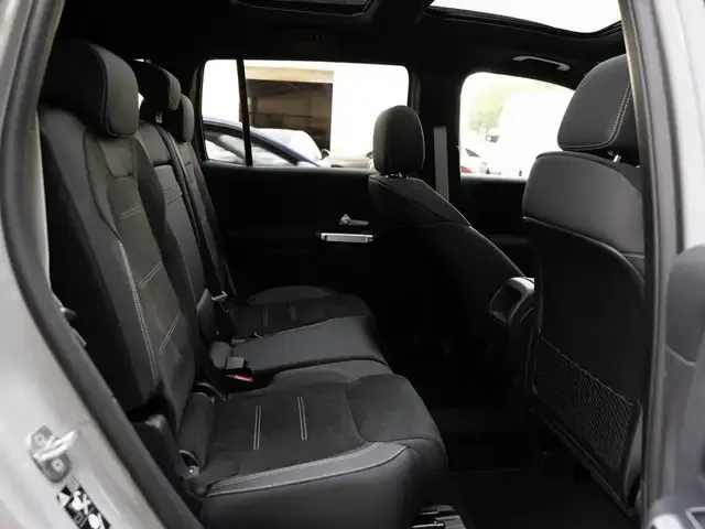 Mercedes-Benz GLB 220