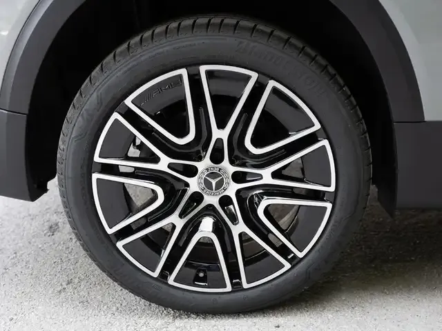 Mercedes-Benz GLB 220