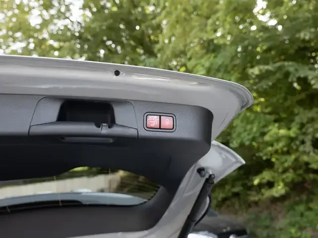 Mercedes-Benz GLB 220