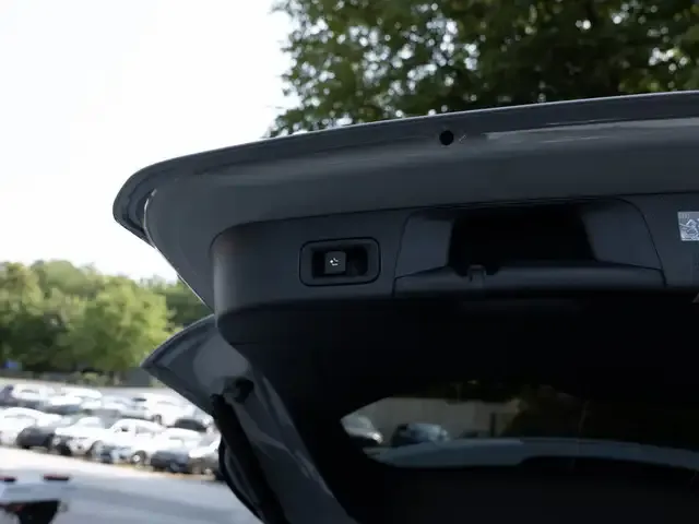 Mercedes-Benz GLB 220