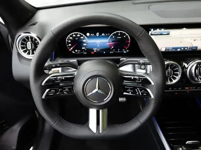 Mercedes-Benz GLB 220