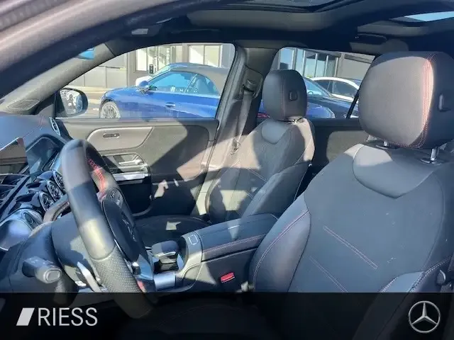 Mercedes-Benz EQB 300