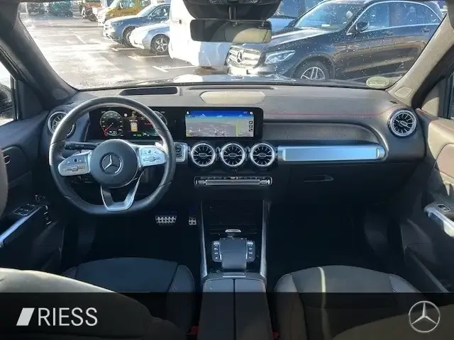 Mercedes-Benz EQB 300