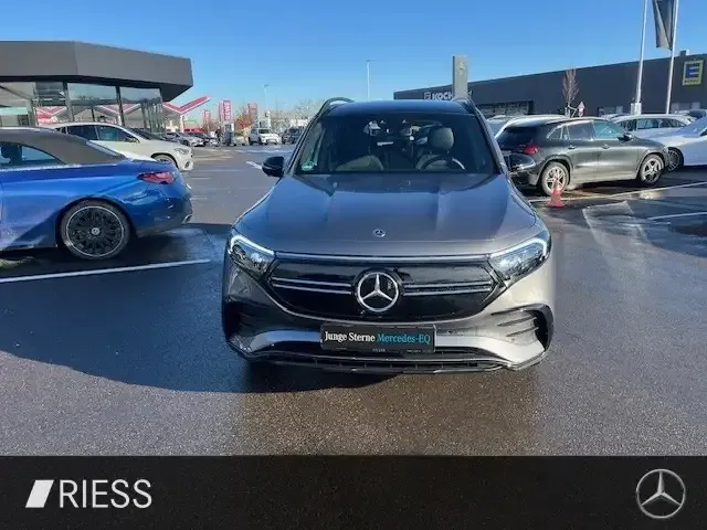 Mercedes-Benz EQB 300