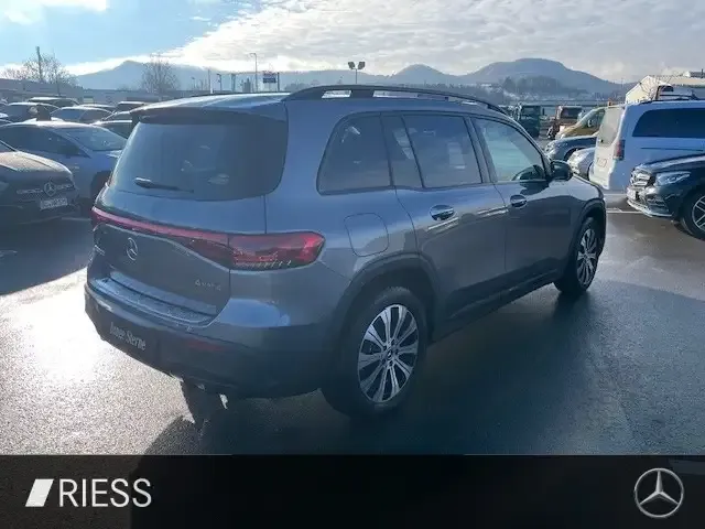 Mercedes-Benz EQB 300