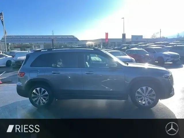 Mercedes-Benz EQB 300