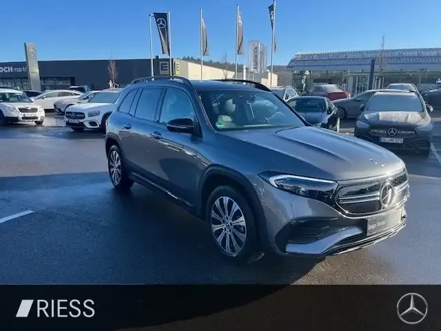 Mercedes-Benz EQB 300