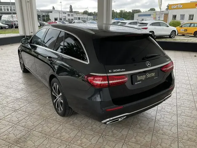 Mercedes-Benz E 300