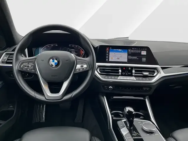 BMW 330