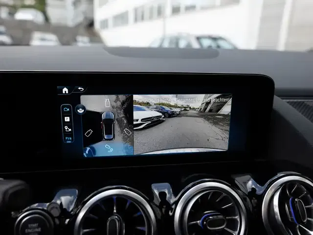 Mercedes-Benz GLA 220