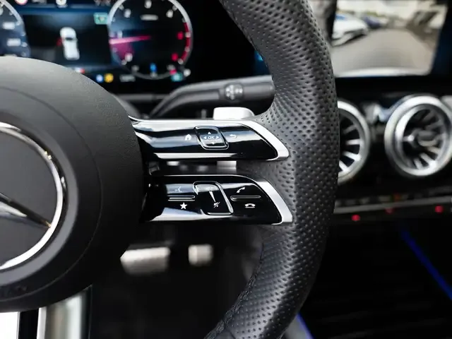 Mercedes-Benz GLA 220