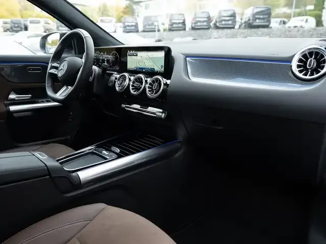 Mercedes-Benz GLA 220