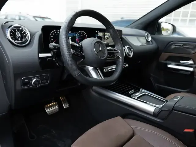 Mercedes-Benz GLA 220