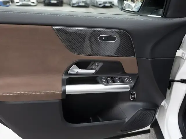 Mercedes-Benz GLA 220