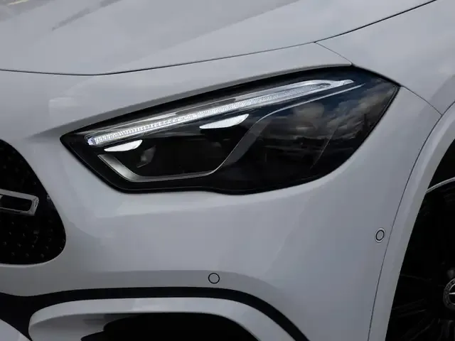 Mercedes-Benz GLA 220