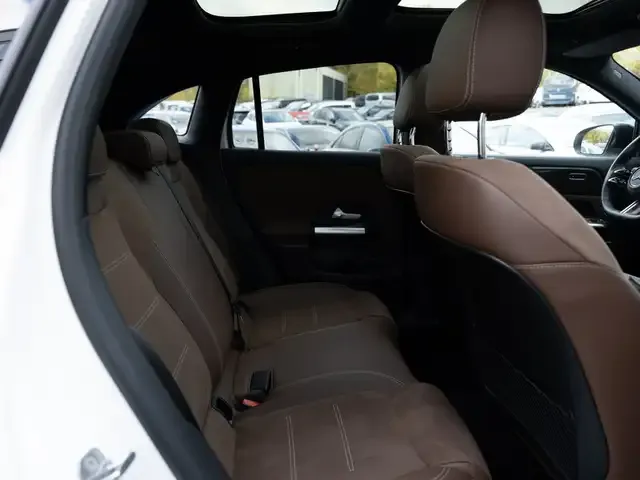 Mercedes-Benz GLA 220