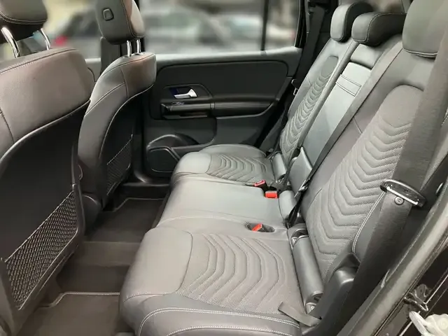 Mercedes-Benz GLB 220