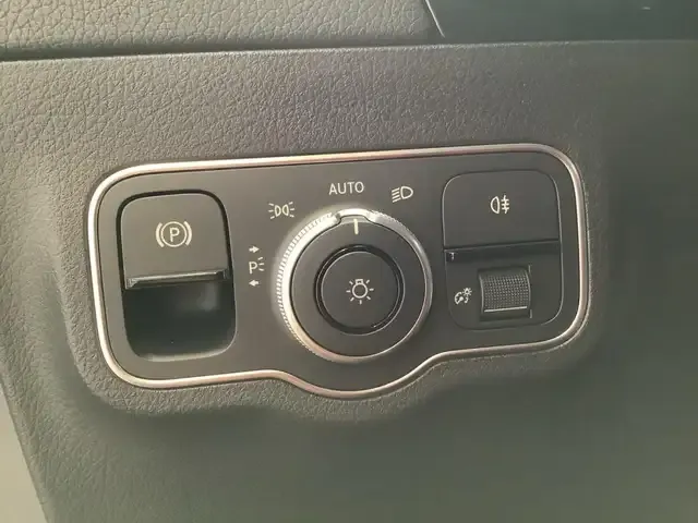 Mercedes-Benz GLA 220