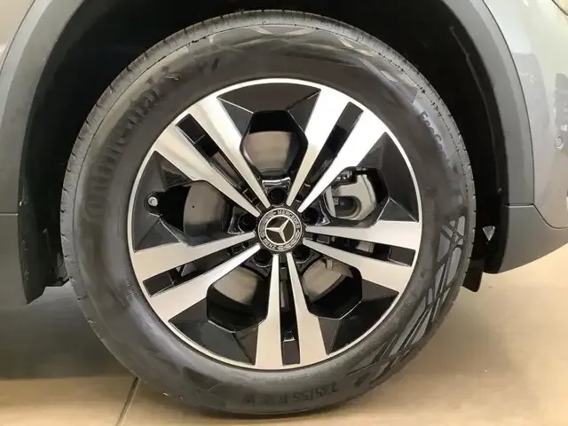 Mercedes-Benz GLA 220