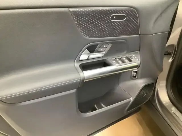 Mercedes-Benz GLA 220